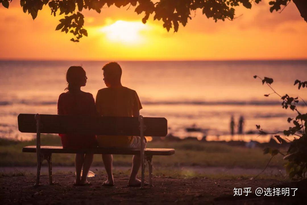 A股午评 | 三大指数走势各异 沪指半日涨0.53%重回3600点 地产股表现强劲