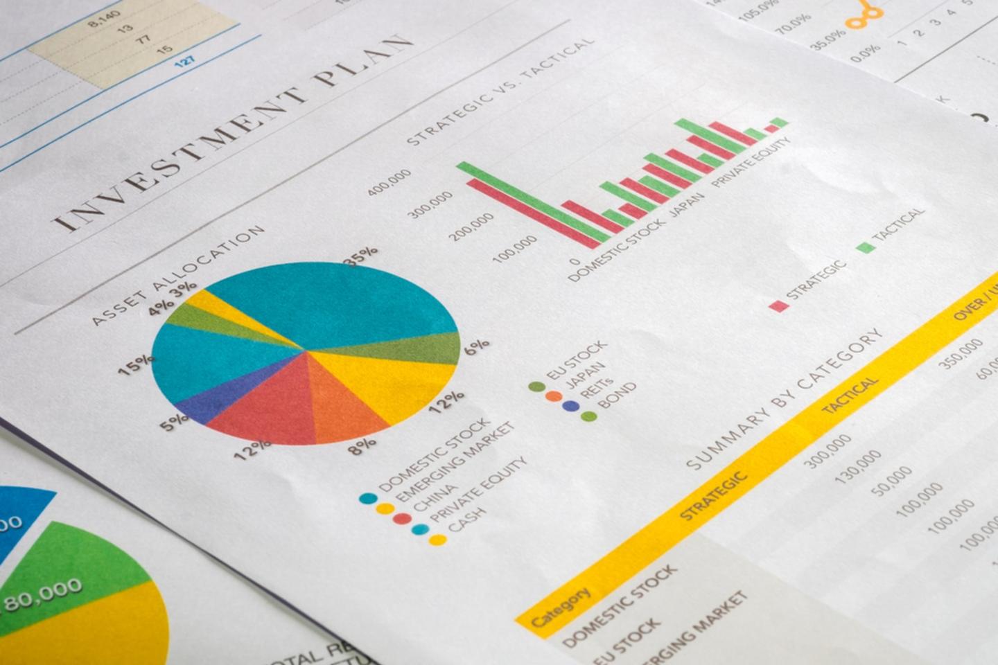 美股前瞻 | 三大股指期货涨跌不一,凌晨3点特朗普会见普京