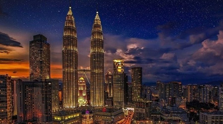 珠海国潮音乐派对，逸先生演唱《红尘客栈》《关山酒》，一秒丝滑切换戏腔！