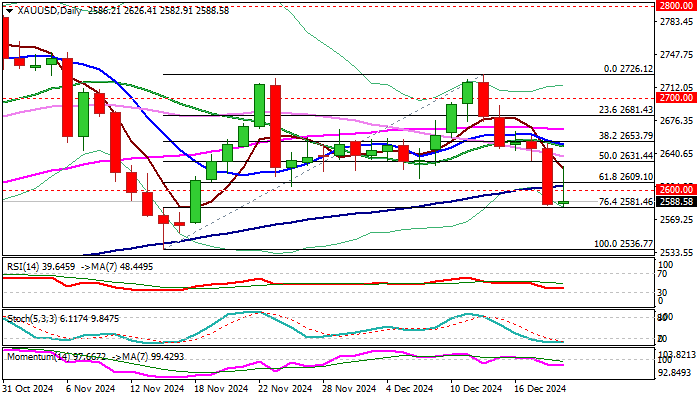 伦敦希思罗机场一航站楼疑现危险物质被关闭